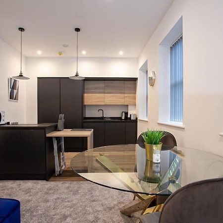 Lovely Open Plan 1 Bedroom Apartment In Болтон Екстер'єр фото