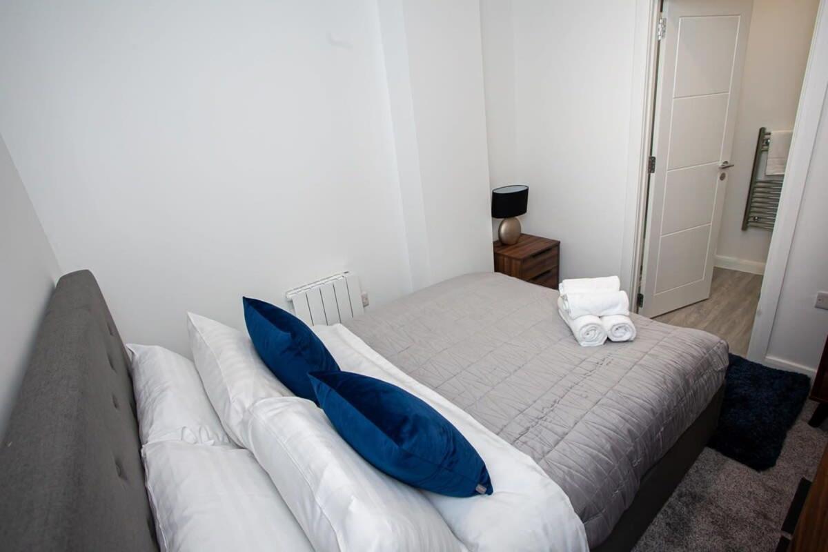 Lovely Open Plan 1 Bedroom Apartment In Болтон Екстер'єр фото
