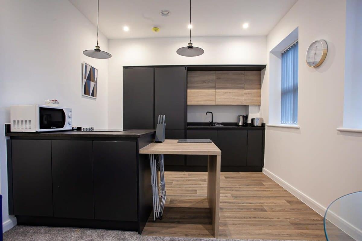 Lovely Open Plan 1 Bedroom Apartment In Болтон Екстер'єр фото