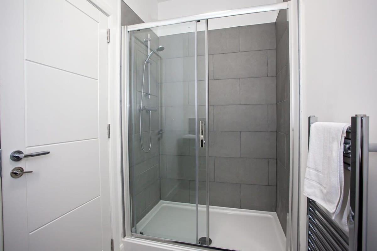 Lovely Open Plan 1 Bedroom Apartment In Болтон Екстер'єр фото